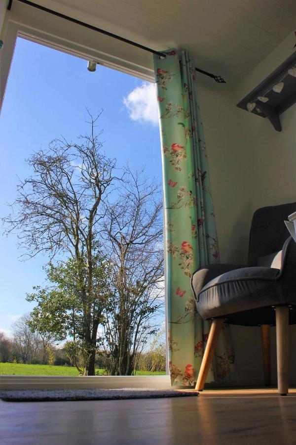 Hopgarden Glamping Luxury Shepherds Huts Wadhurst Extérieur photo